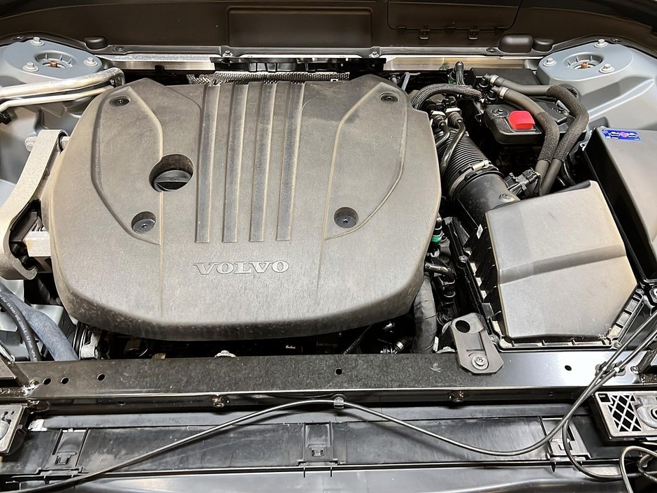 Volvo XC60 B5 PLUS CUIR TOIT PANO 4RM 2024-12