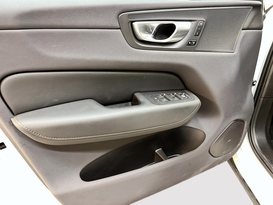 2024 Volvo XC60 B5 CORE CUIR TOIT PANO NAV 4RM-25