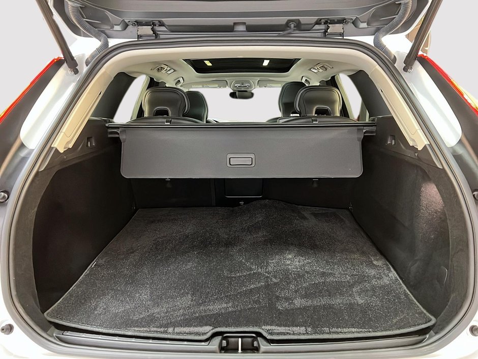 2024 Volvo XC60 B5 CORE CUIR TOIT PANO NAV 4RM-13