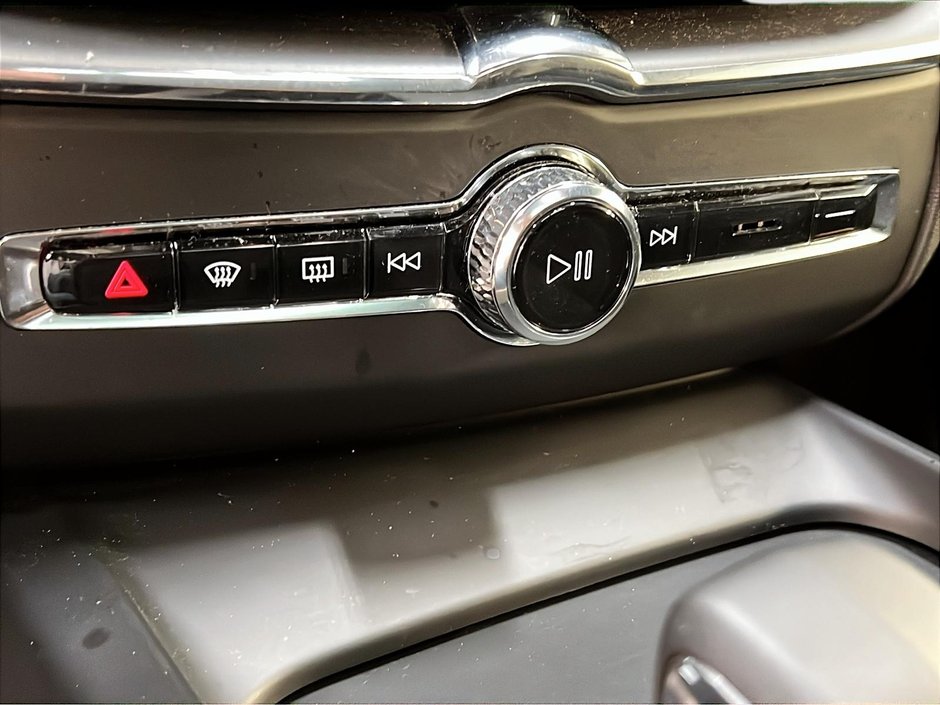 2024 Volvo XC60 B5 CORE CUIR TOIT PANO NAV 4RM-16