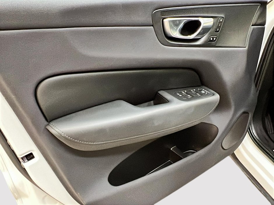 2024 Volvo XC60 T8 RECHARGE PLUS  CUIR TOIT PANO NAV 4RM-25