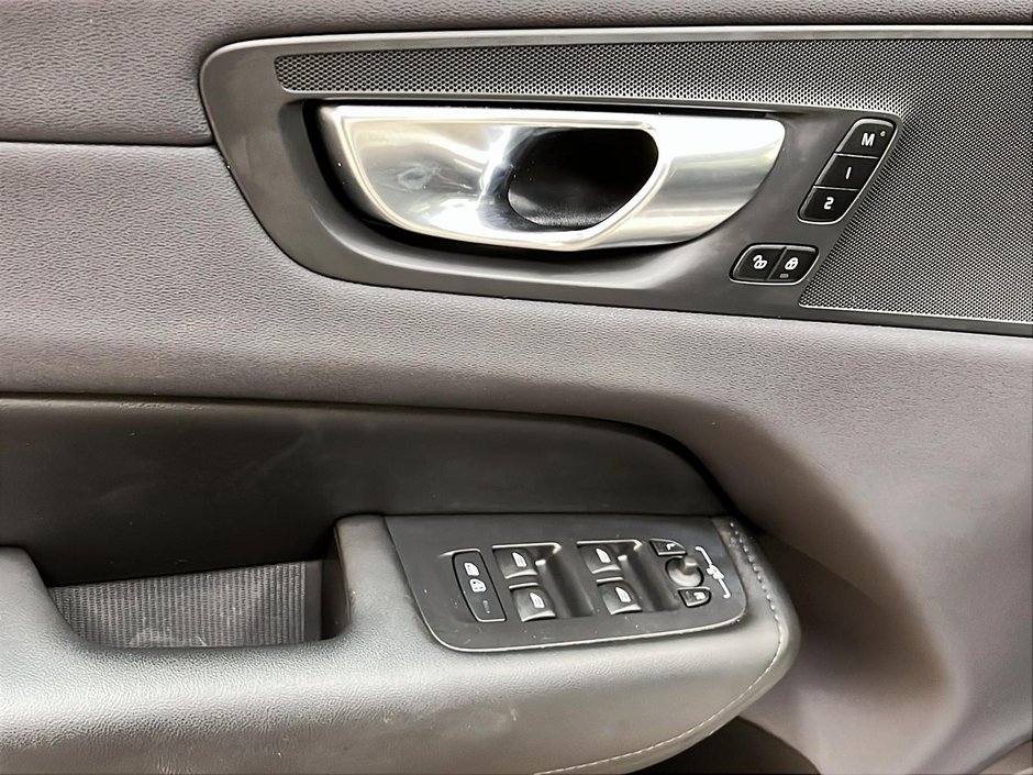 2024 Volvo XC60 T8 RECHARGE PLUS  CUIR TOIT PANO NAV 4RM-24