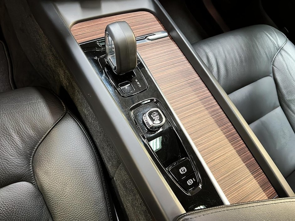 2024 Volvo XC60 T8 RECHARGE PLUS  CUIR TOIT PANO NAV 4RM-15