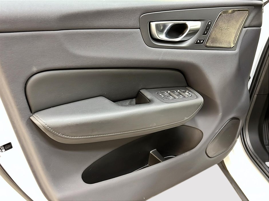 2024 Volvo XC60 B5 PLUS CUIR TOIT NAV 4RM-25