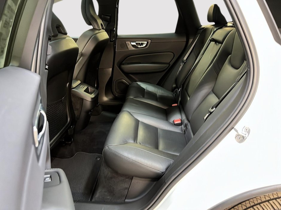 2024 Volvo XC60 B5 PLUS CUIR TOIT NAV 4RM-8