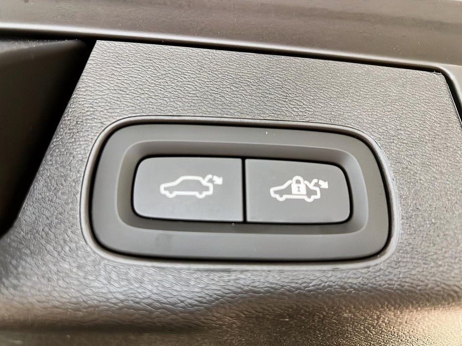 Volvo XC60 B5 CORE CUIR TOIT NAV 4RM 2025-14