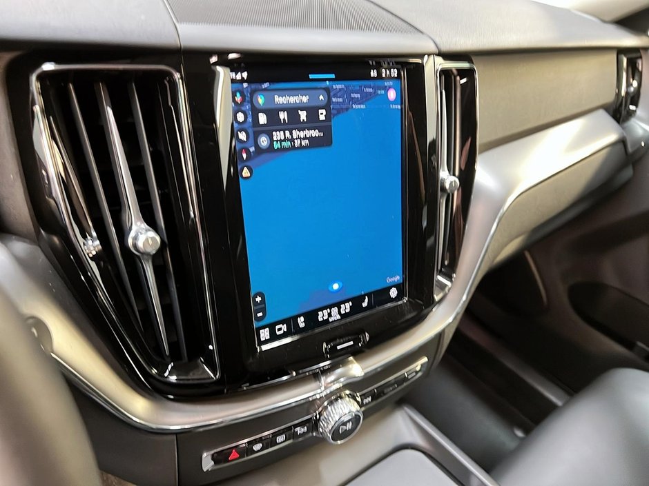 Volvo XC60 B5 CORE CUIR TOIT NAV 4RM 2025-19
