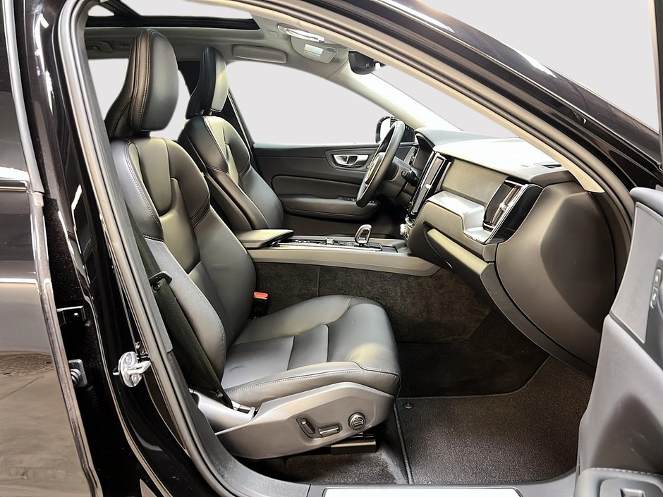Volvo XC60 B5 CORE CUIR TOIT NAV 4RM 2025-7