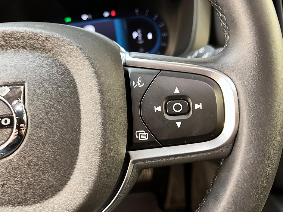 Volvo XC60 B5 CORE CUIR TOIT NAV 4RM 2025-21