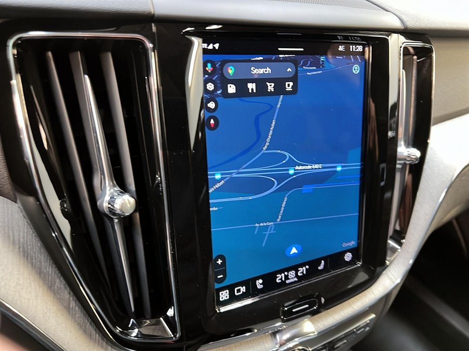 Volvo XC60 B5 PLUS CUIR TOIT PANO NAV 4RM 2025-19