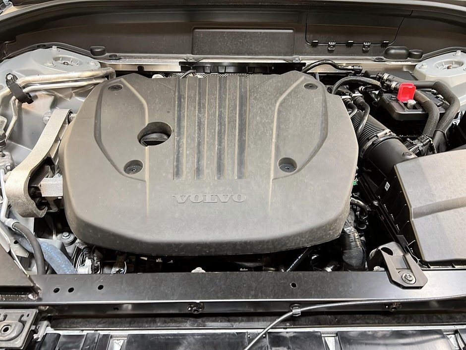 Volvo XC60 B5 PLUS CUIR TOIT PANO NAV 4RM 2025-12