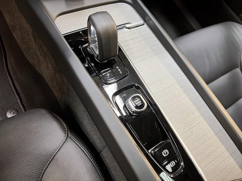 Volvo XC60 B5 PLUS CUIR TOIT PANO NAV 4RM 2025-15