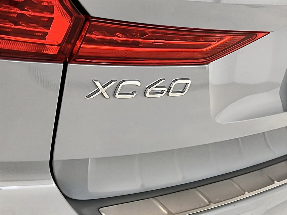 Volvo XC60 B5 PLUS CUIR TOIT PANO NAV 4RM 2025-28