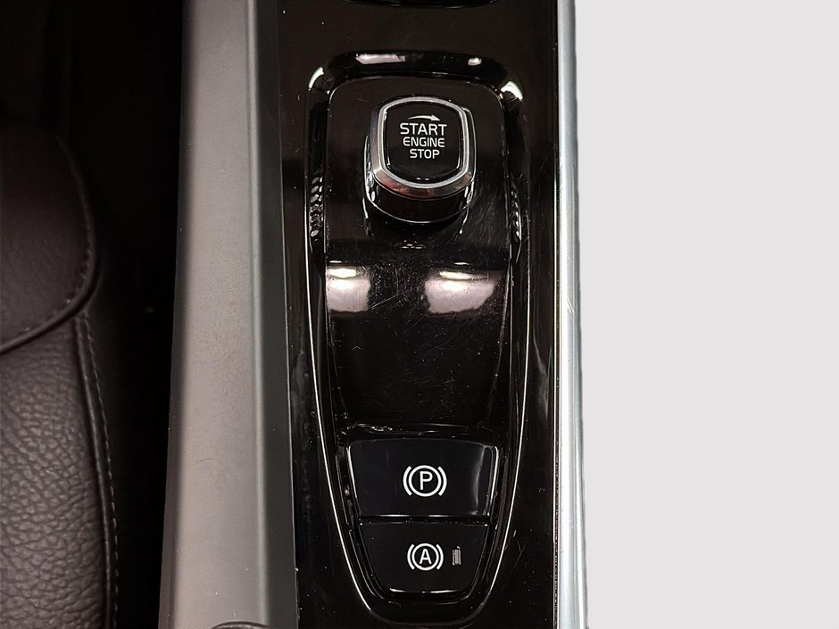 2025 Volvo XC60 B5 PLUS CUIR TOIT PANO NAV 4RM-21