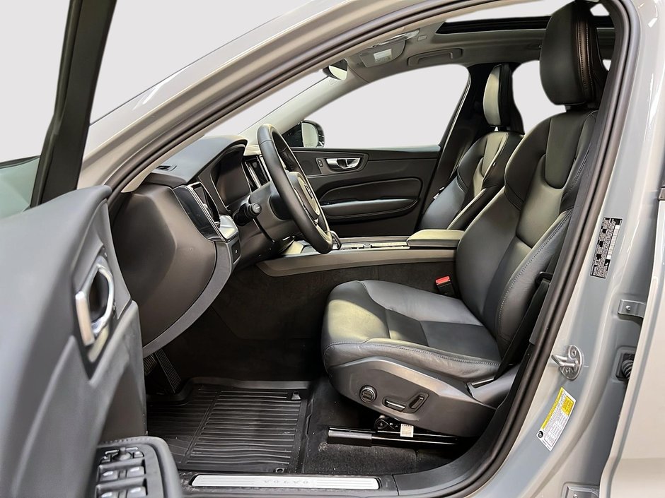 Volvo XC60 B5 CORE CUIR TOIT PANO NAV 4RM 2025-6