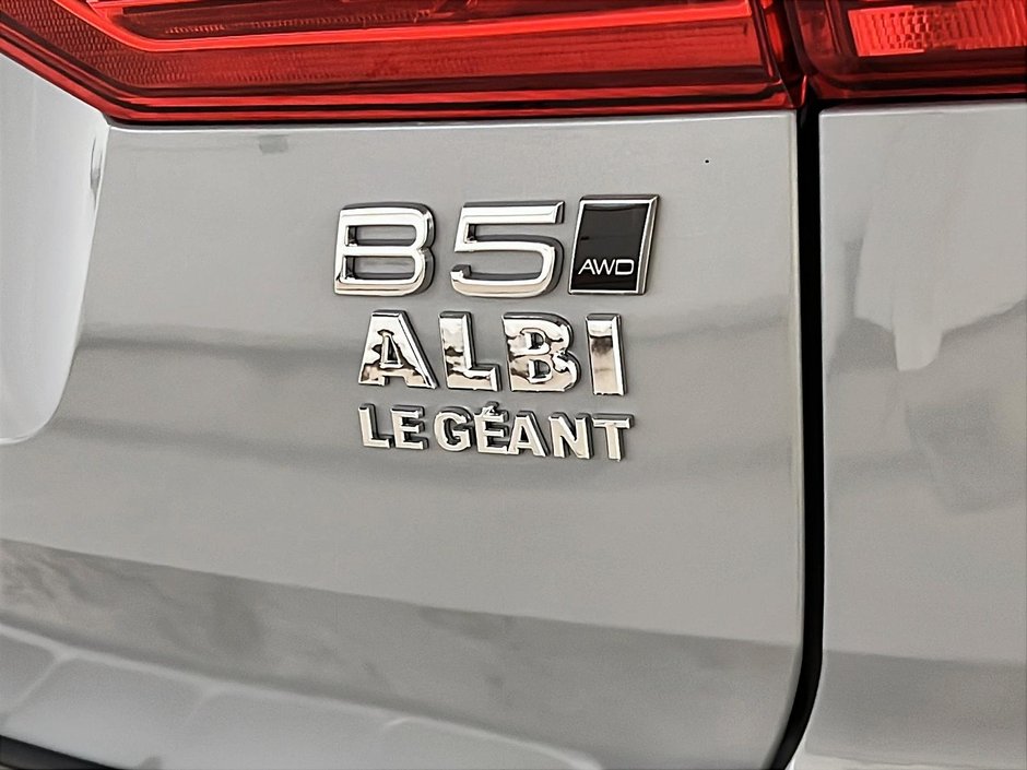 Volvo XC60 B5 CORE CUIR TOIT PANO NAV 4RM 2025-30