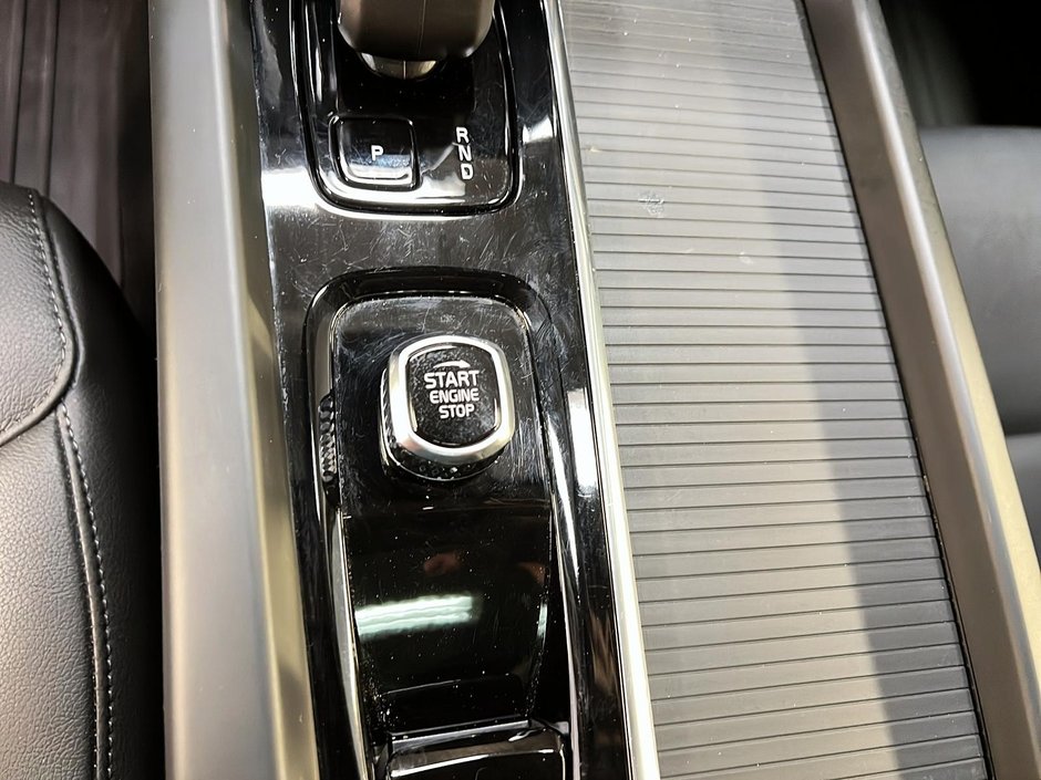 Volvo XC60 B5 CORE CUIR TOIT PANO NAV 4RM 2025-20