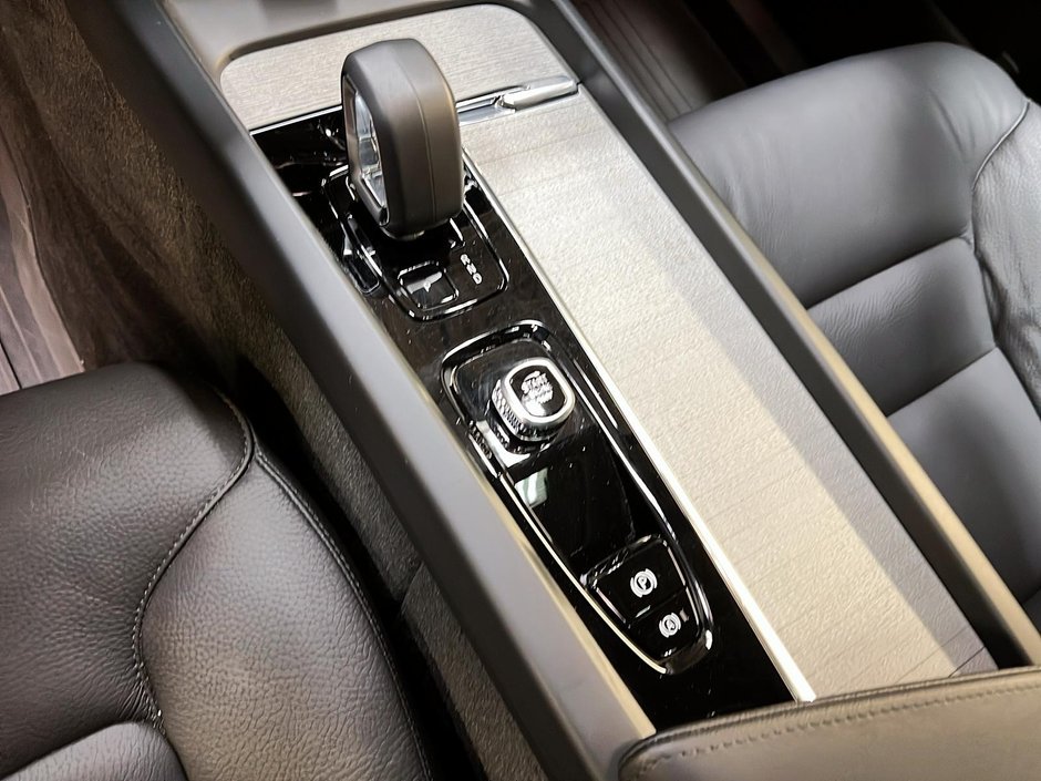 Volvo XC60 B5 PLUS CUIR TOIT PANO NAV 4RM 2025-14