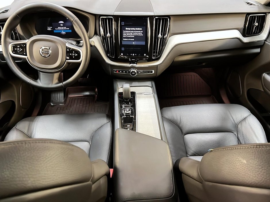 Volvo XC60 B5 PLUS CUIR TOIT PANO NAV 4RM 2025-10
