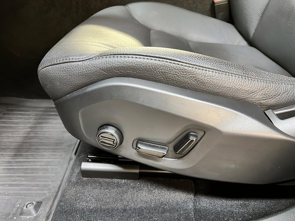 Volvo XC60 B5 PLUS CUIR TOIT PANO NAV 4RM 2025-25