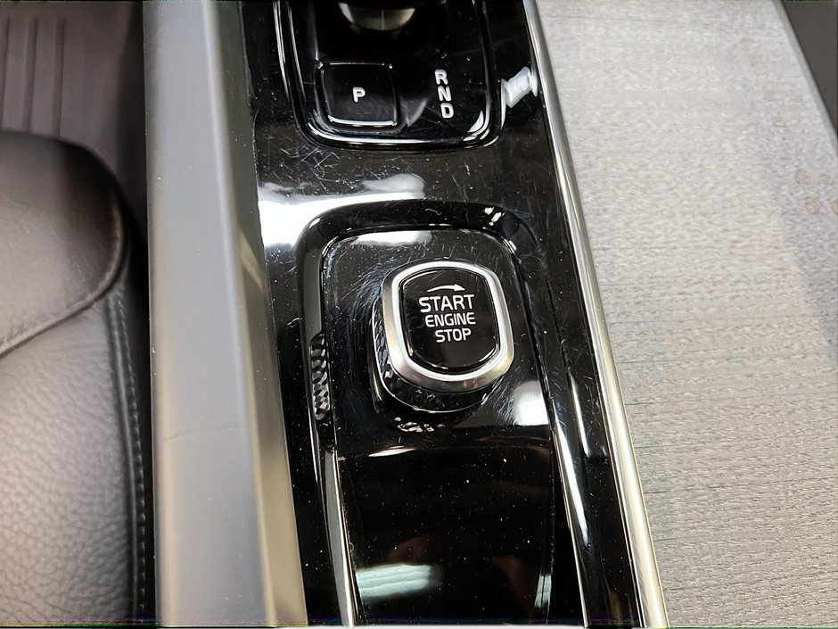 Volvo XC60 B5 PLUS CUIR TOIT PANO NAV 4RM 2025-19