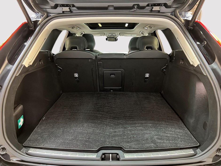 Volvo XC60 B5 PLUS CUIR TOIT PANO NAV 4RM 2025-12