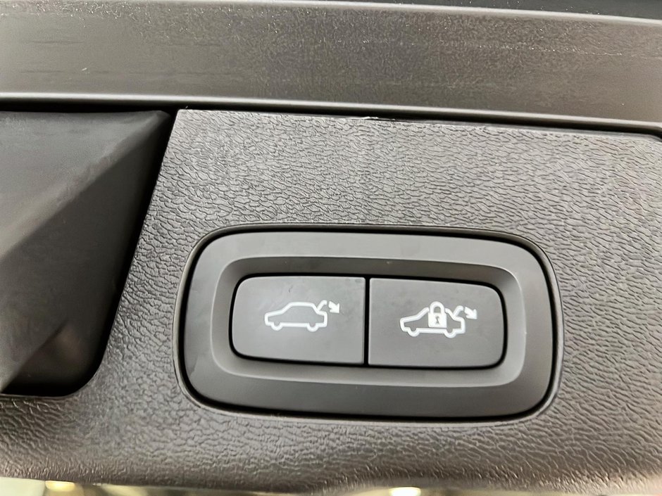 2025 Volvo XC60 B5 PLUS CUIR TOIT PANO NAV 4RM-13