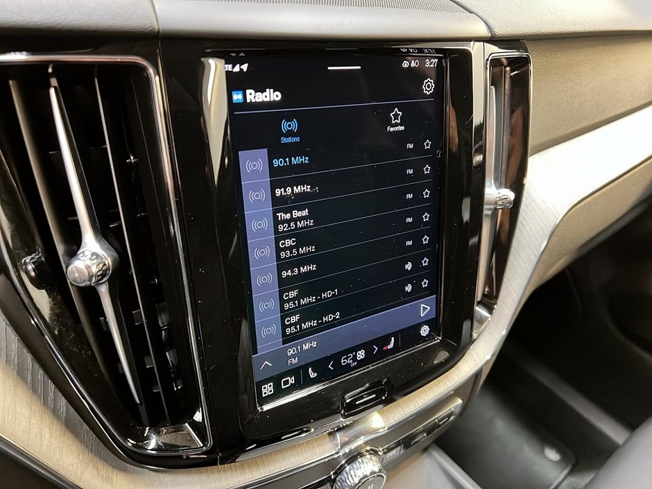 2025 Volvo XC60 B5 PLUS CUIR TOIT PANO NAV 4RM-16