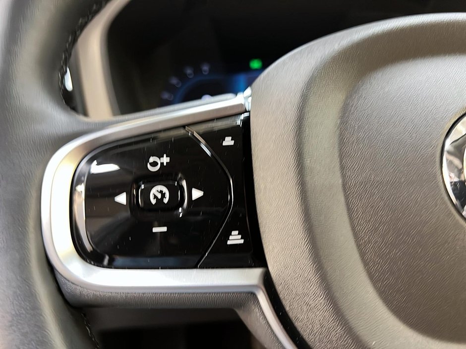 2025 Volvo XC60 B5 PLUS CUIR TOIT PANO NAV 4RM-21