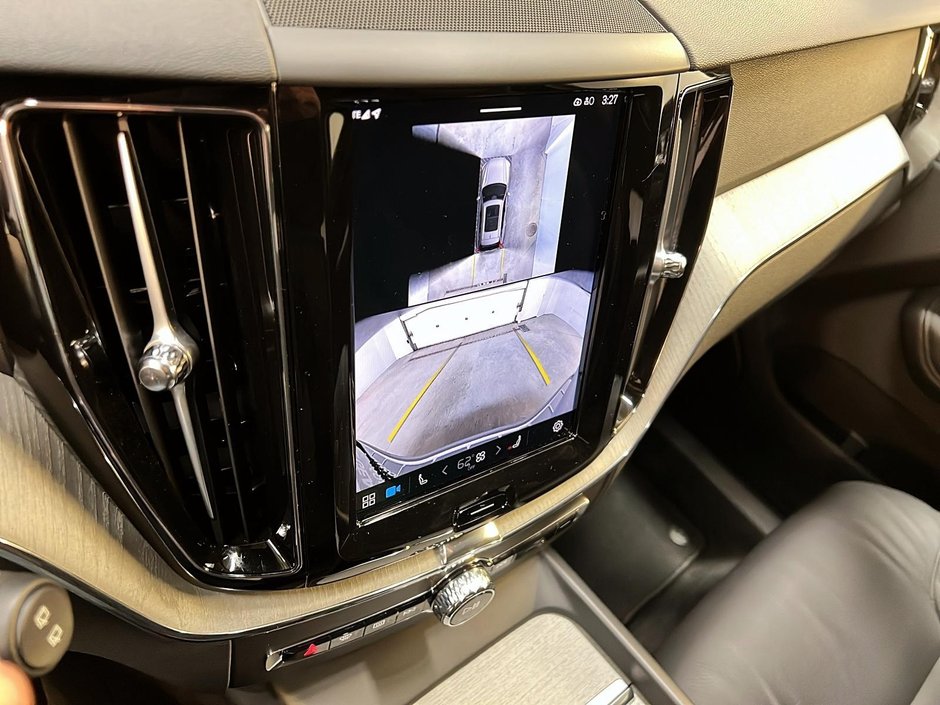2025 Volvo XC60 B5 PLUS CUIR TOIT PANO NAV 4RM-17