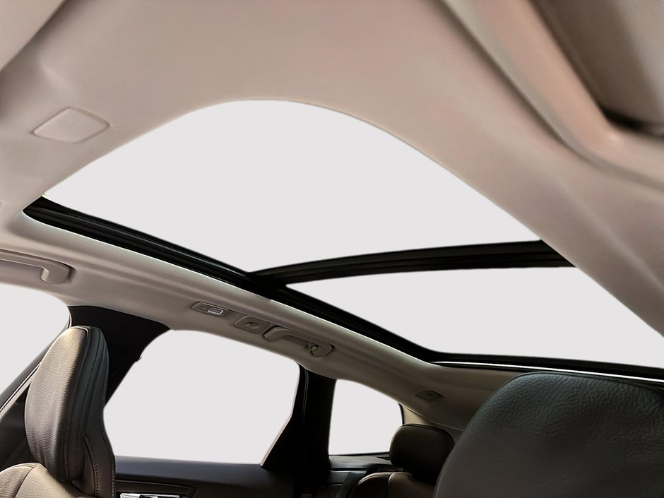 2025 Volvo XC60 B5 PLUS CUIR TOIT PANO NAV 4RM-9