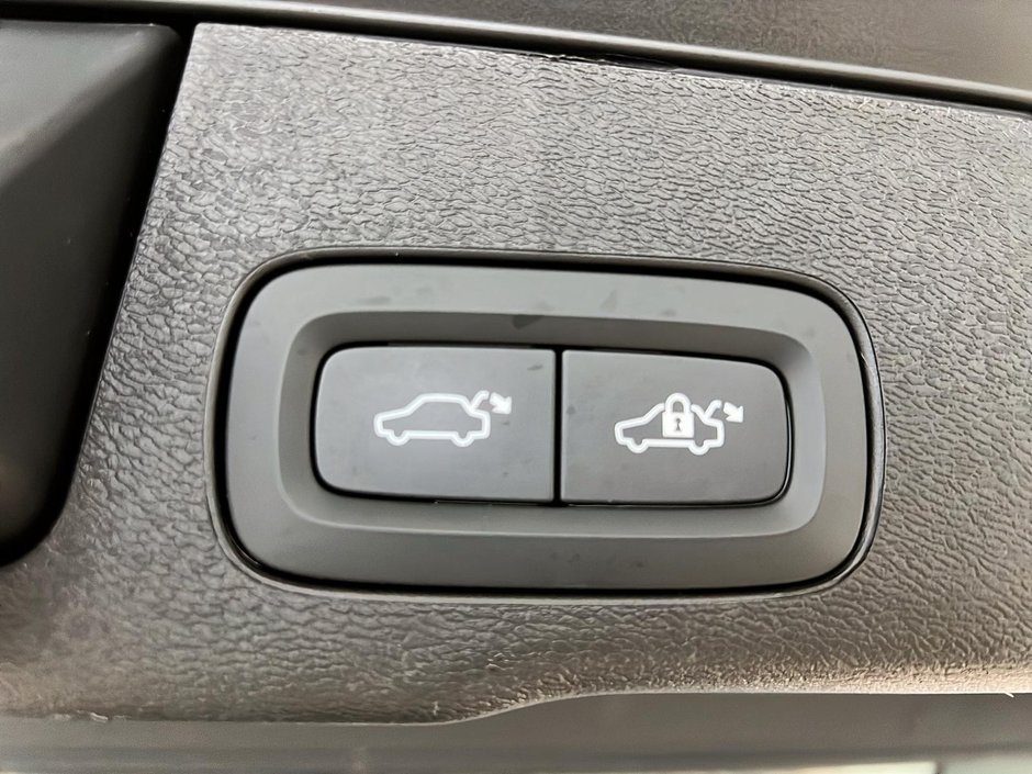 2025 Volvo XC60 B5 PLUS CUIR TOIT PANO NAV 4RM-14