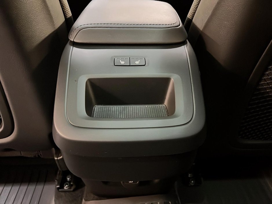 2025 Volvo XC60 B5 PLUS CUIR TOIT PANO NAV 4RM-10