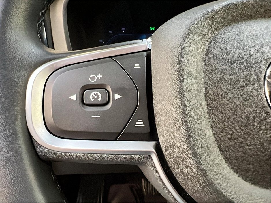 2025 Volvo XC60 B5 CORE CUIR TOIT PANO NAV 4RM-22