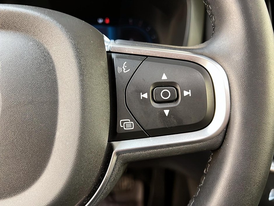 2025 Volvo XC60 B5 CORE CUIR TOIT PANO NAV 4RM-21
