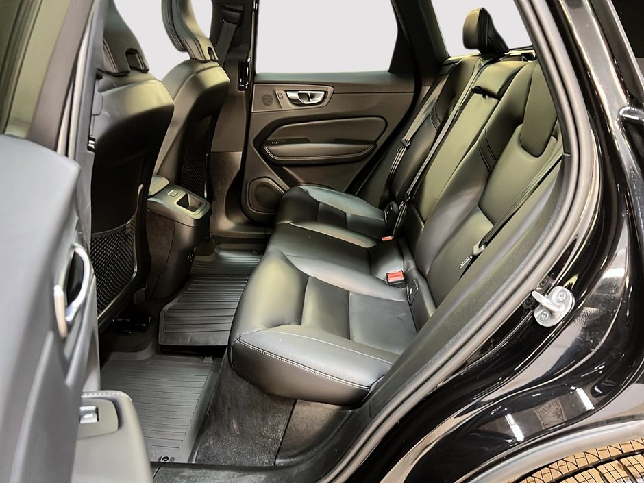 2025 Volvo XC60 B5 CORE CUIR TOIT PANO NAV 4RM-8