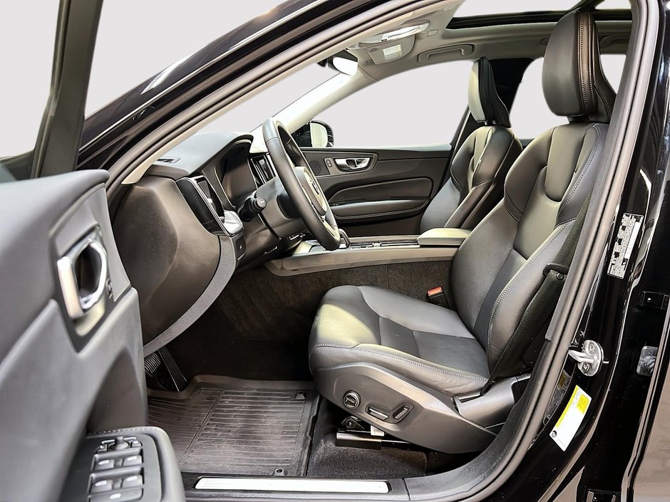 2025 Volvo XC60 B5 CORE CUIR TOIT PANO NAV 4RM-6