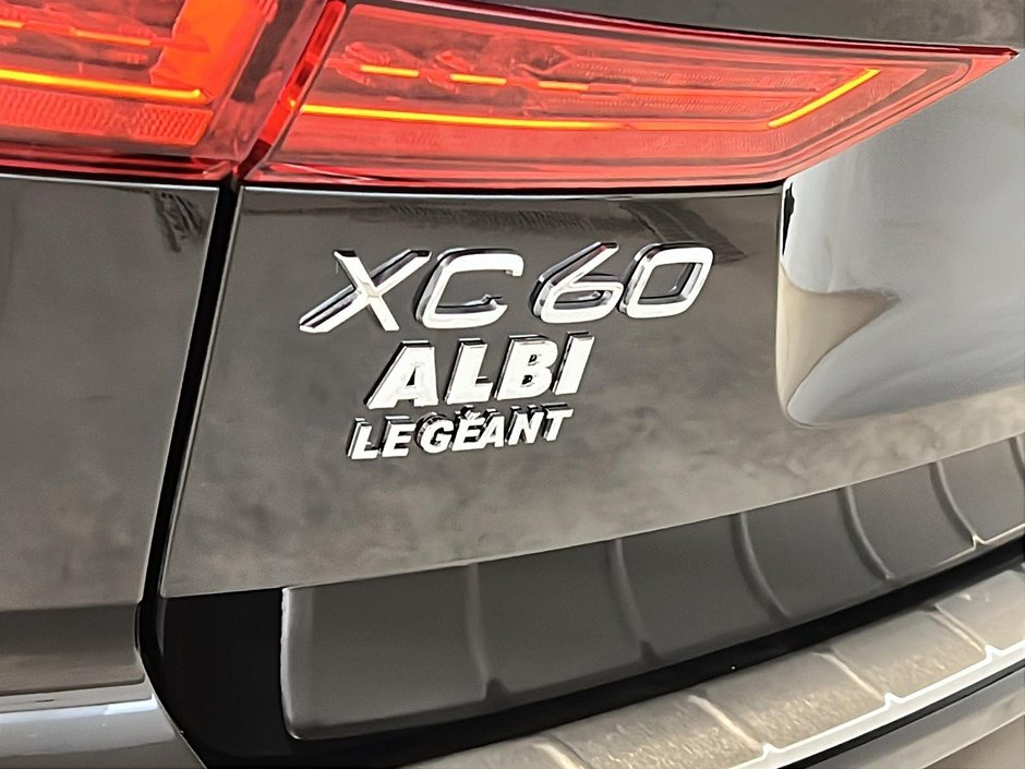 2025 Volvo XC60 B5 CORE CUIR TOIT PANO NAV 4RM-28