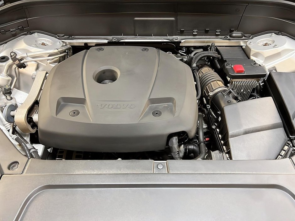 Volvo XC90 T6 MOMENTUM CUIR TOIT PANO NAV 4RM 2021-12