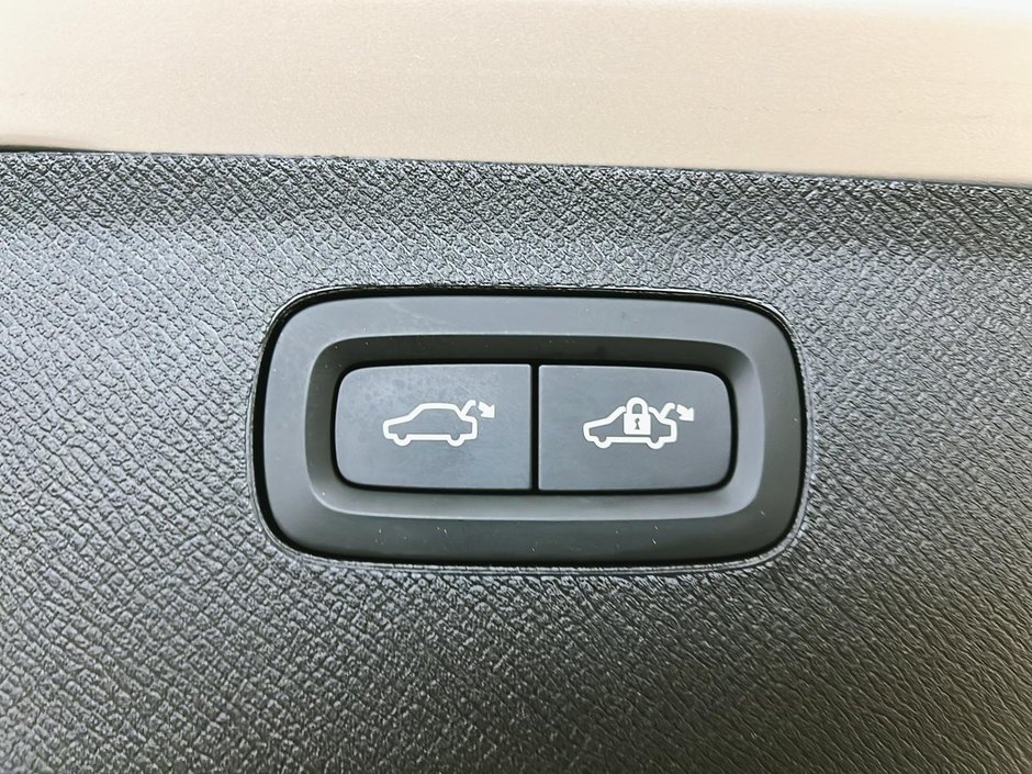 Volvo XC90 T6 MOMENTUM CUIR TOIT PANO NAV 4RM 2021-14