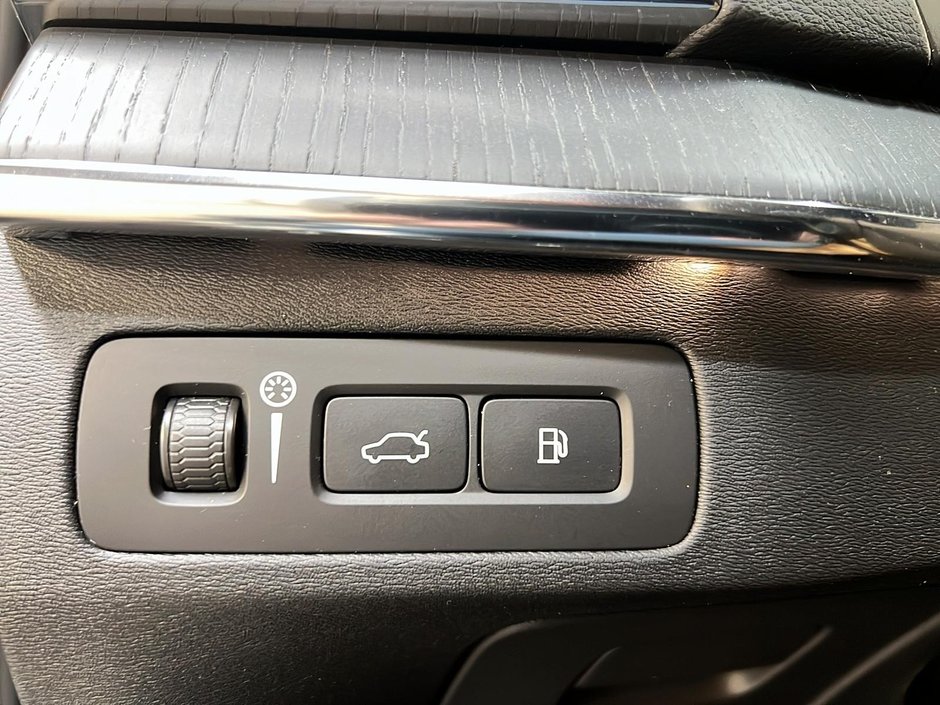 Volvo XC90 T8 RECHARGE INSCRIPTION CUIR TOIT PANO NAV 4RM 2022-24