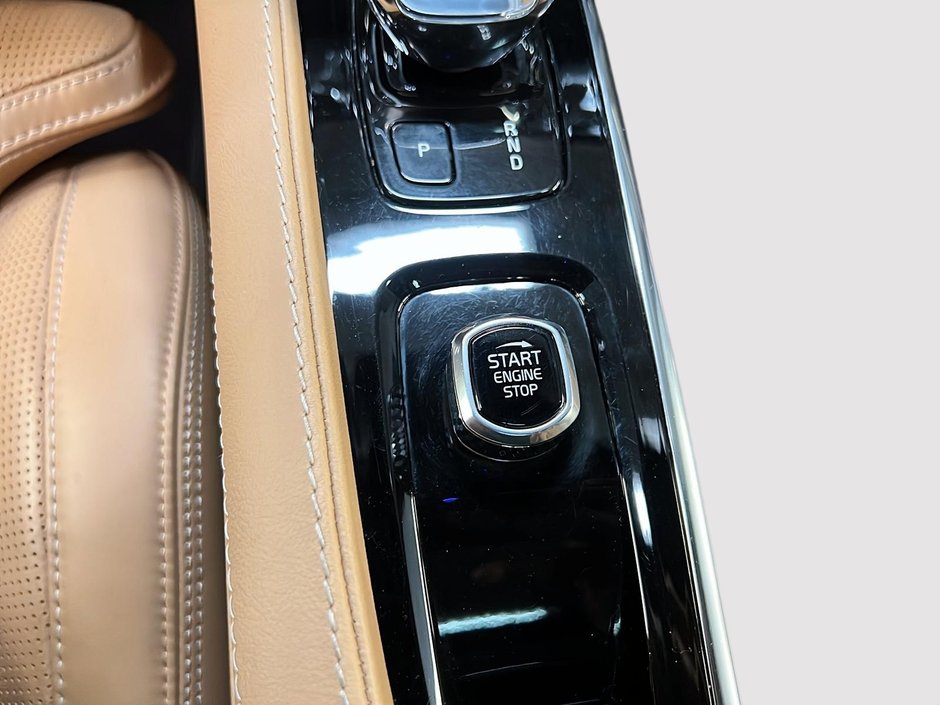Volvo XC90 T8 RECHARGE INSCRIPTION CUIR TOIT PANO NAV 4RM 2022-21