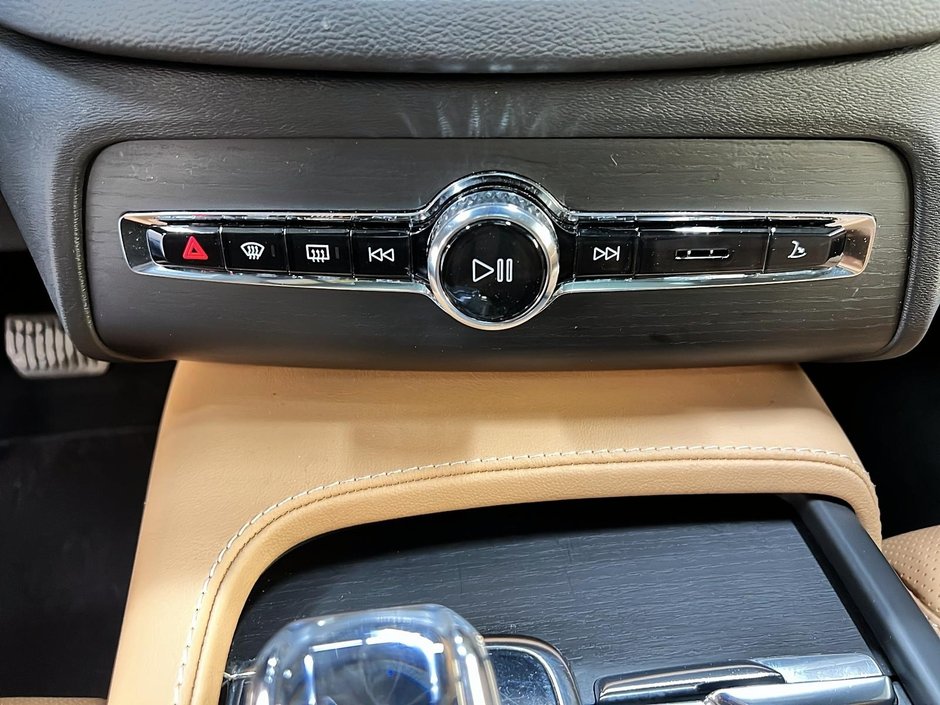 Volvo XC90 T8 RECHARGE INSCRIPTION CUIR TOIT PANO NAV 4RM 2022-17