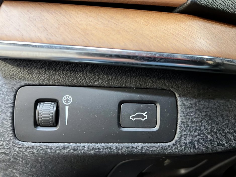 2022 Volvo XC90 T5 MOMMENTUM CUIR TOIT PANO NAV 4RM-24