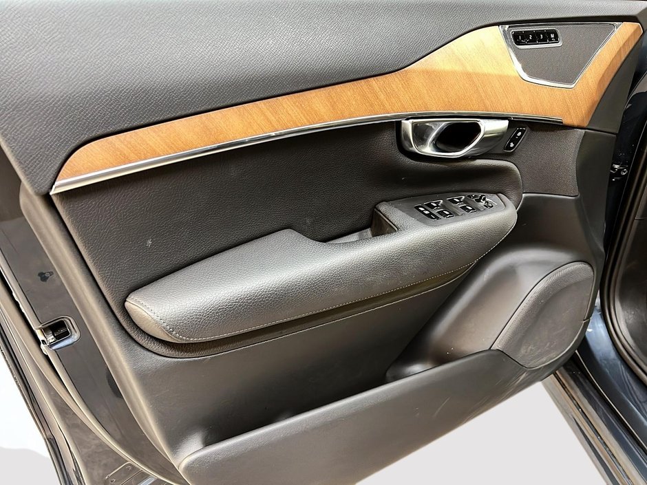 2022 Volvo XC90 T5 MOMMENTUM CUIR TOIT PANO NAV 4RM-26