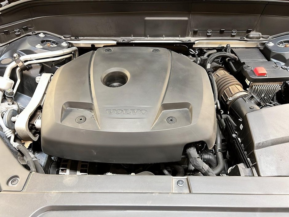 2022 Volvo XC90 T5 MOMMENTUM CUIR TOIT PANO NAV 4RM-13