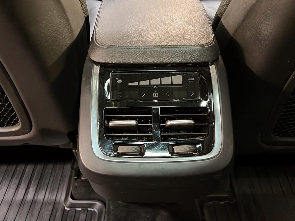 2022 Volvo XC90 T5 MOMMENTUM CUIR TOIT PANO NAV 4RM-11
