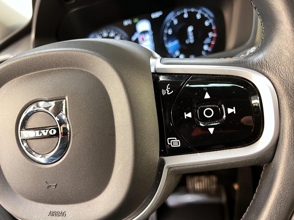 2022 Volvo XC90 T5 MOMMENTUM CUIR TOIT PANO NAV 4RM-22