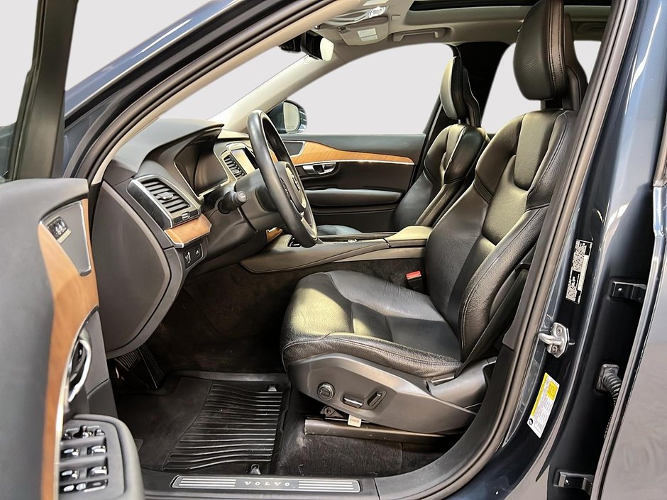 2022 Volvo XC90 T5 MOMMENTUM CUIR TOIT PANO NAV 4RM-6