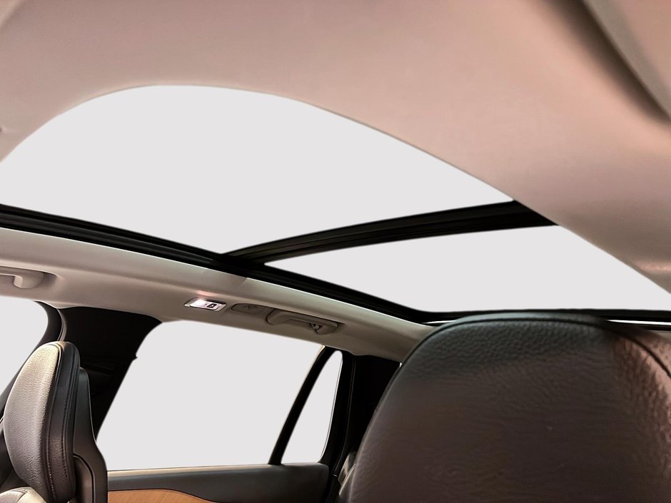 2022 Volvo XC90 T5 MOMMENTUM CUIR TOIT PANO NAV 4RM-10
